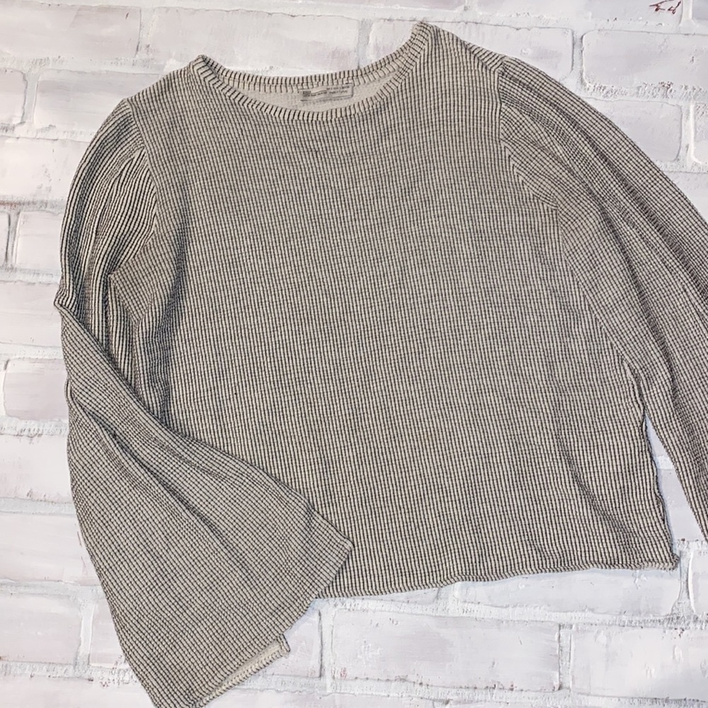 Zara small plaid bell sleeved crop top